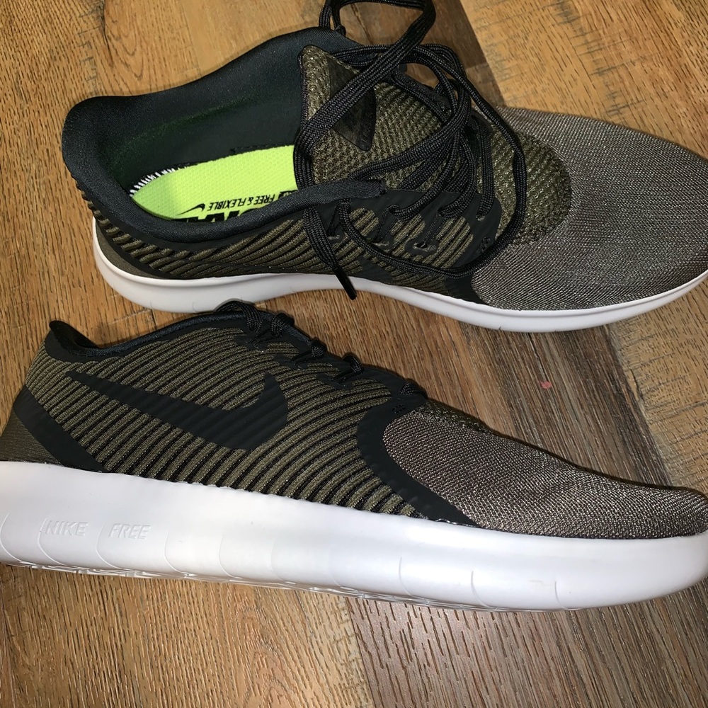 Men’s Nike sneakers